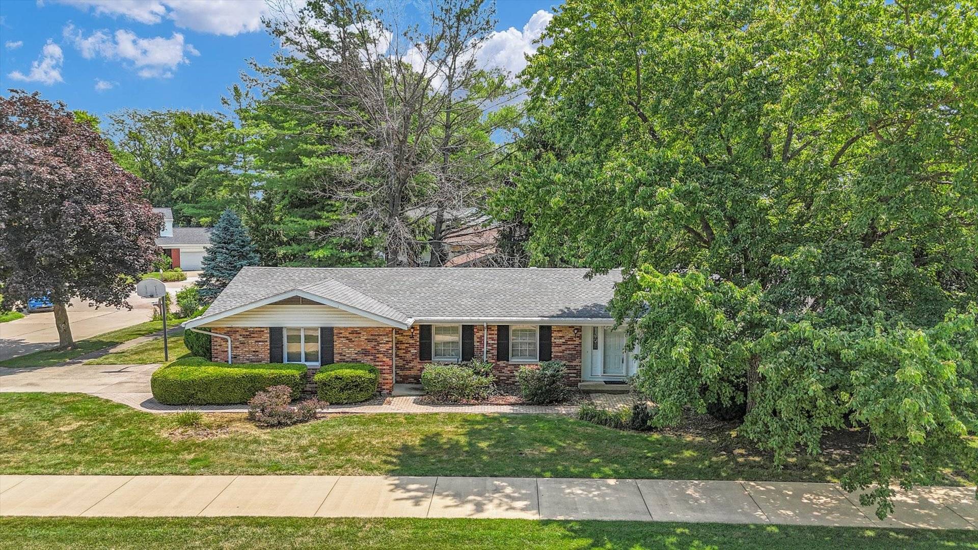 Champaign, IL 61820,2502 S Prospect Avenue