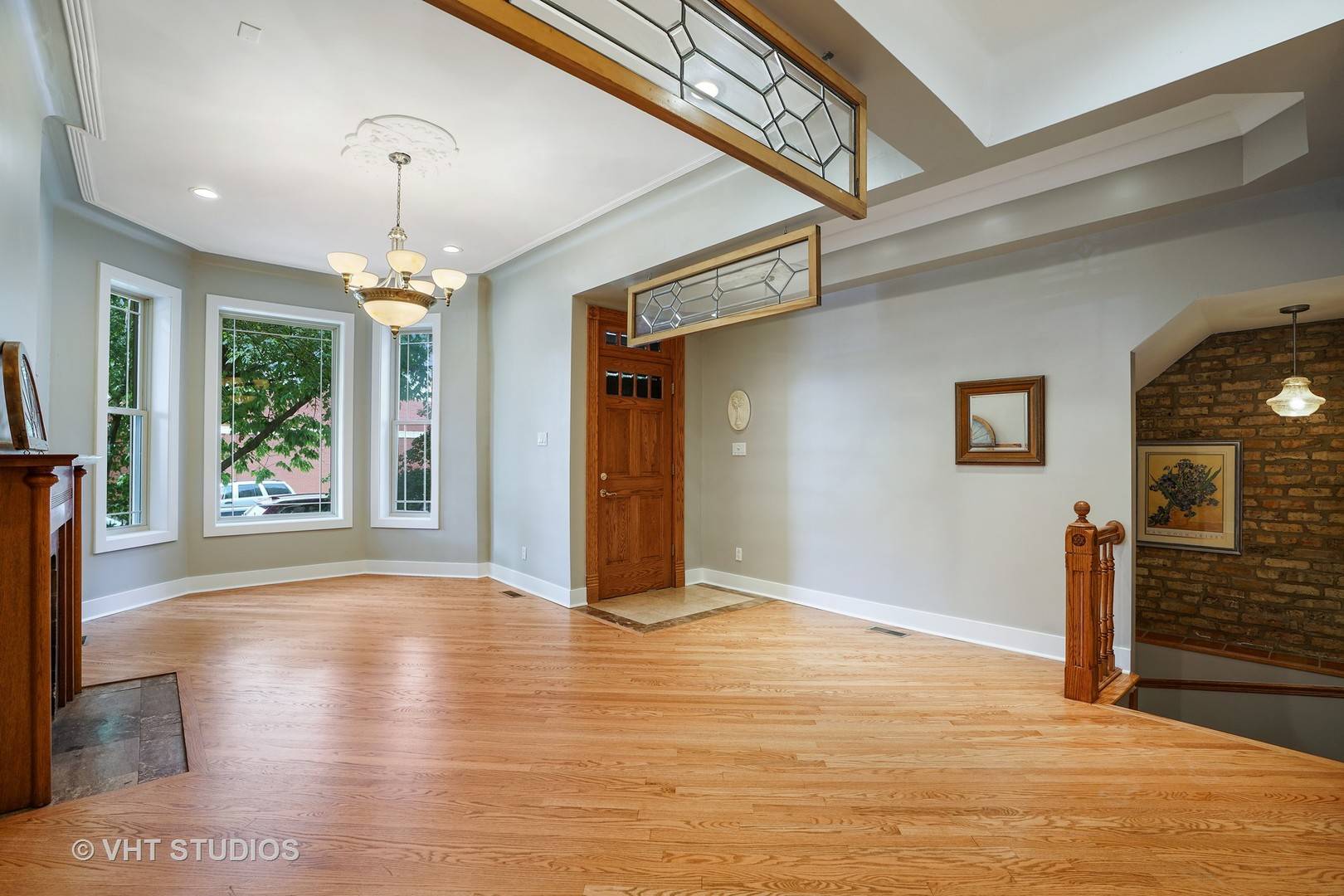 Chicago, IL 60657,3317 N Sheffield Avenue #1