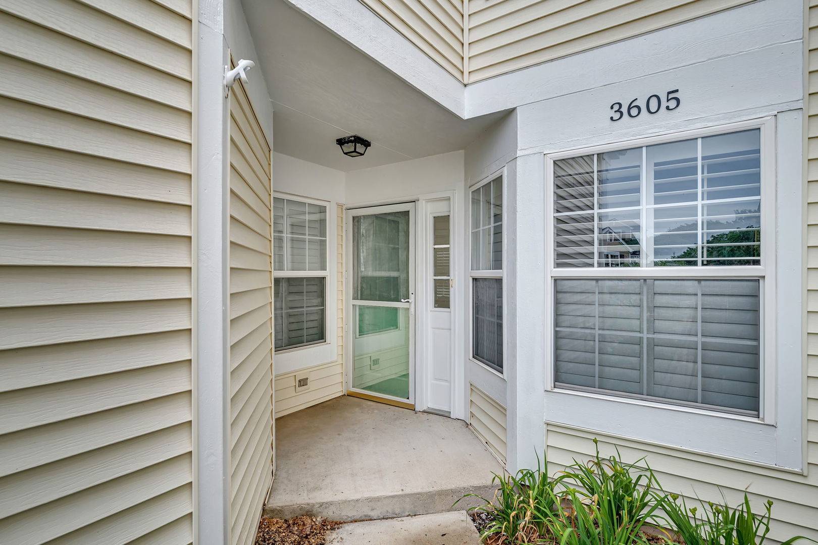 Joliet, IL 60431,3605 Forest View Drive #3605