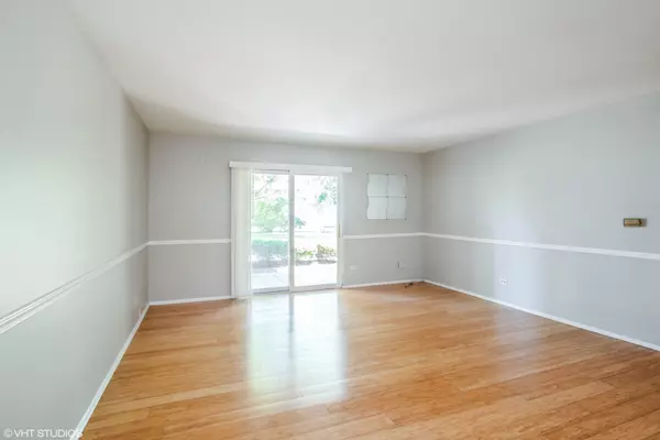 Des Plaines, IL 60016,930 Beau Drive #112