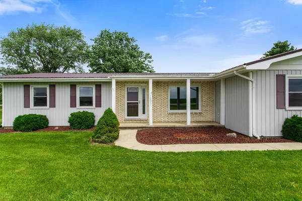 Farmer City, IL 61842,12015 Maple Hill Drive