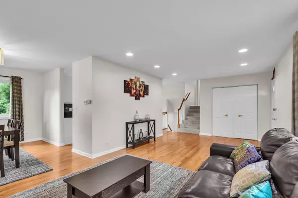 Buffalo Grove, IL 60089,633 Buckthorn Terrace