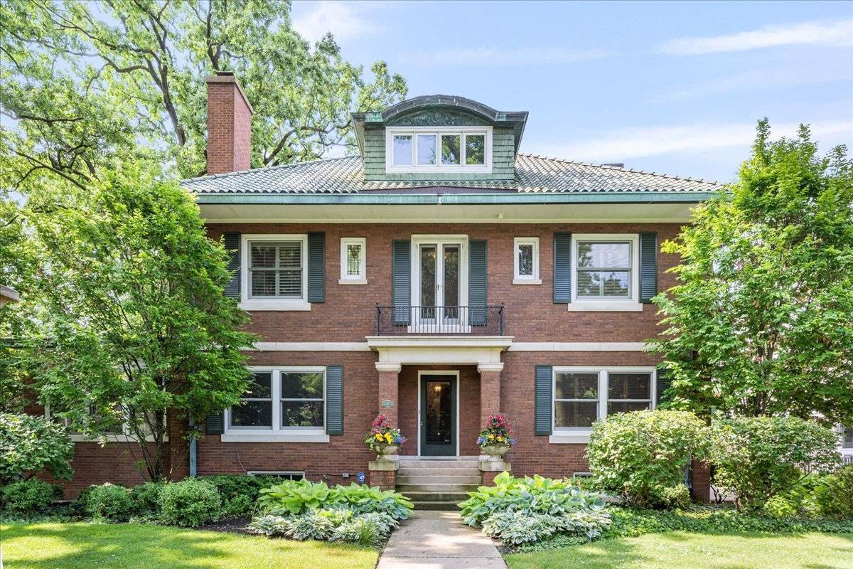 Wilmette, IL 60091,715 Forest Avenue