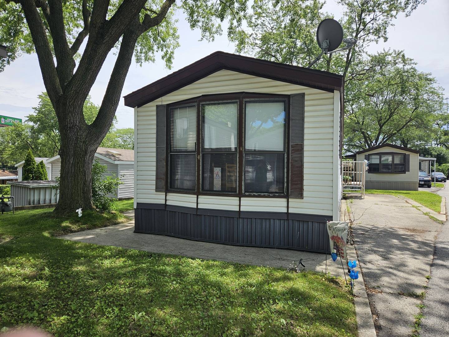 6801 S La Grange Road #B5, Hodgkins, IL 60525
