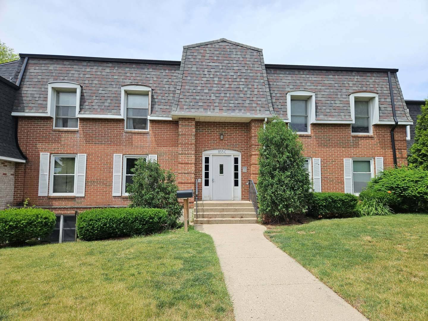 855 VILLAGE QUARTER Road #C, West Dundee, IL 60118