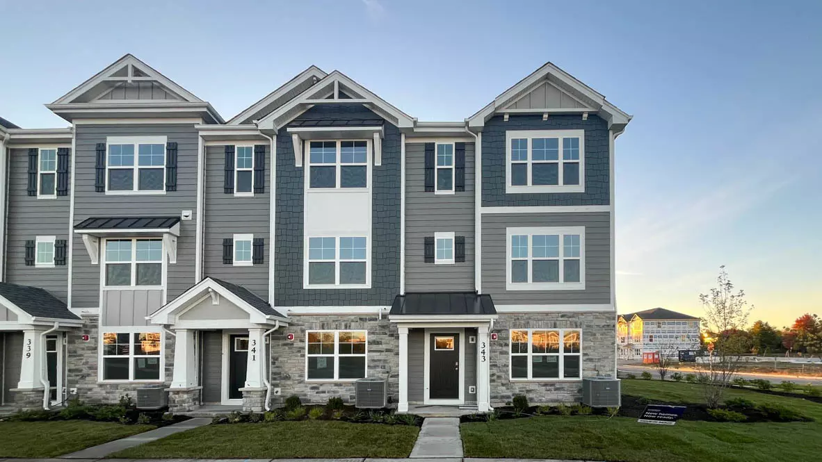 St. Charles, IL 60174,370 Bridgeview Court