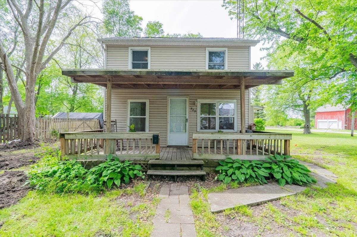 323 N 2nd Avenue, Chenoa, IL 61726