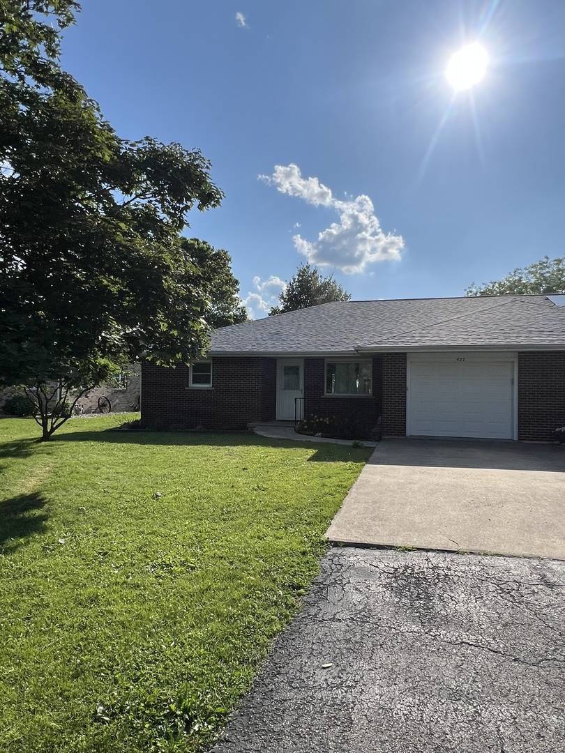 Cissna Park, IL 60924,422 N 4th Street