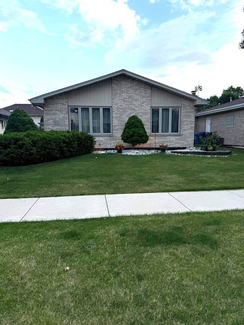 5335 W 108th Place, Oak Lawn, IL 60453