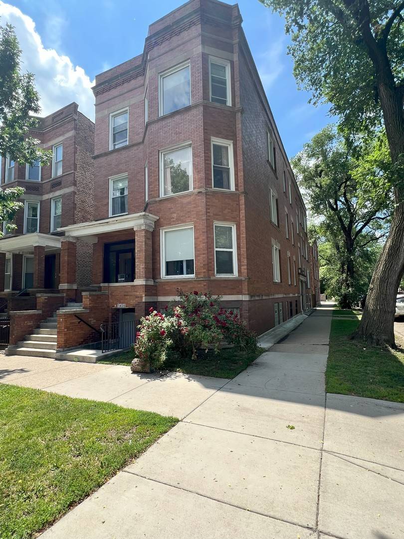 1456 N Kedzie Avenue #3F, Chicago, IL 60651