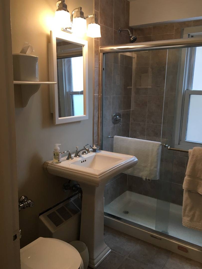 Chicago, IL 60657,2909 N SHERIDAN Road #1102