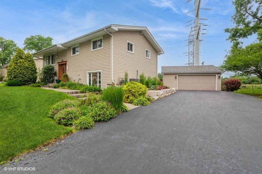 2S200 Valley Road, Lombard, IL 60148