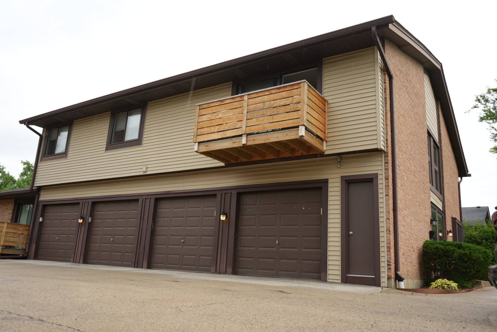 Darien, IL 60561,8234 Portsmouth Drive #D