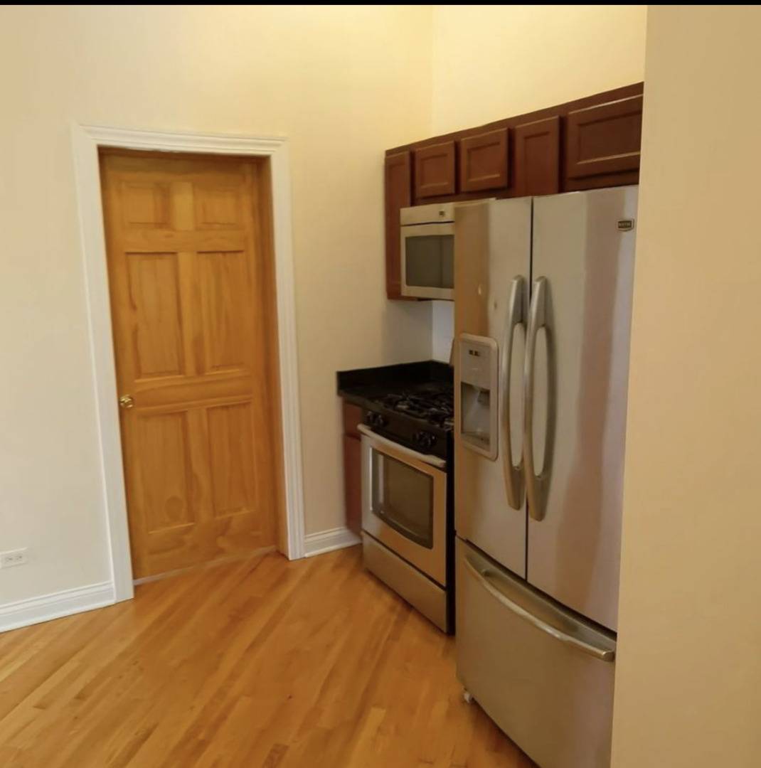 Chicago, IL 60607,1100 W Taylor Street #3F