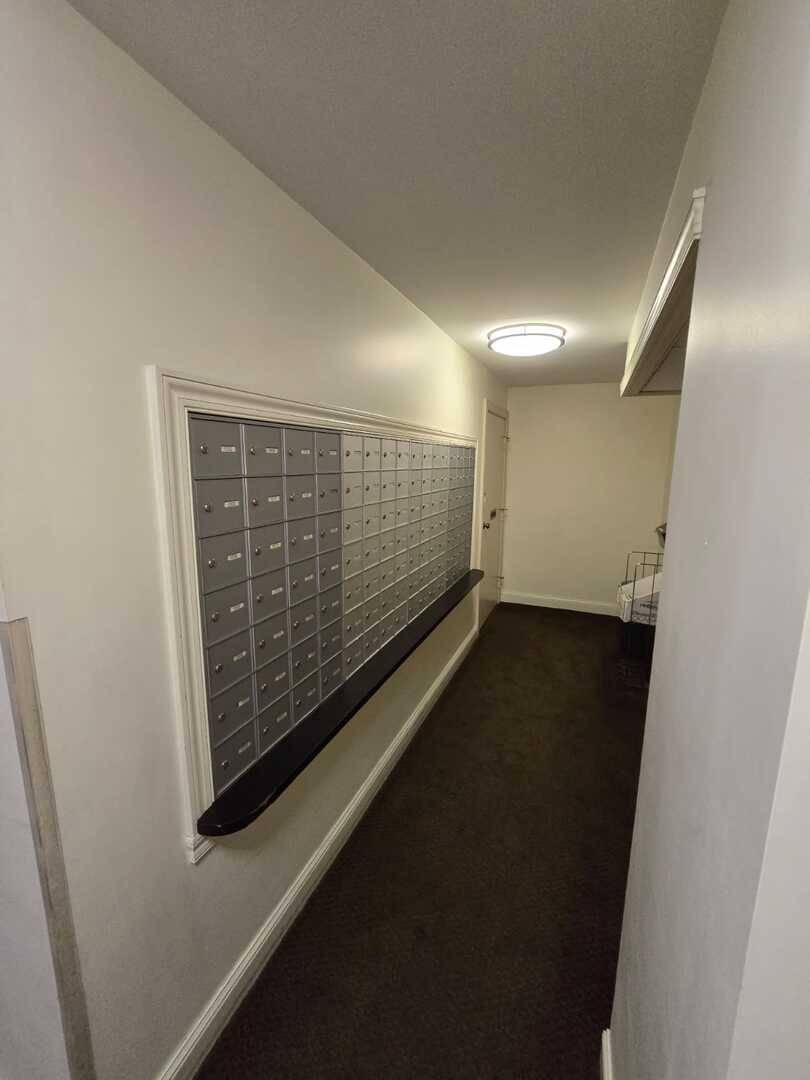 Chicago, IL 60645,7033 N Kedzie Avenue #606