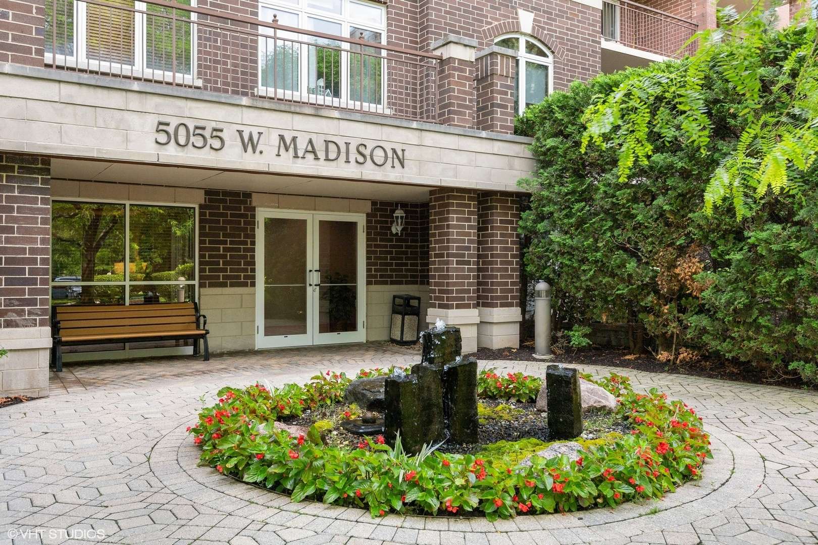 5055 W Madison Street #411, Skokie, IL 60077
