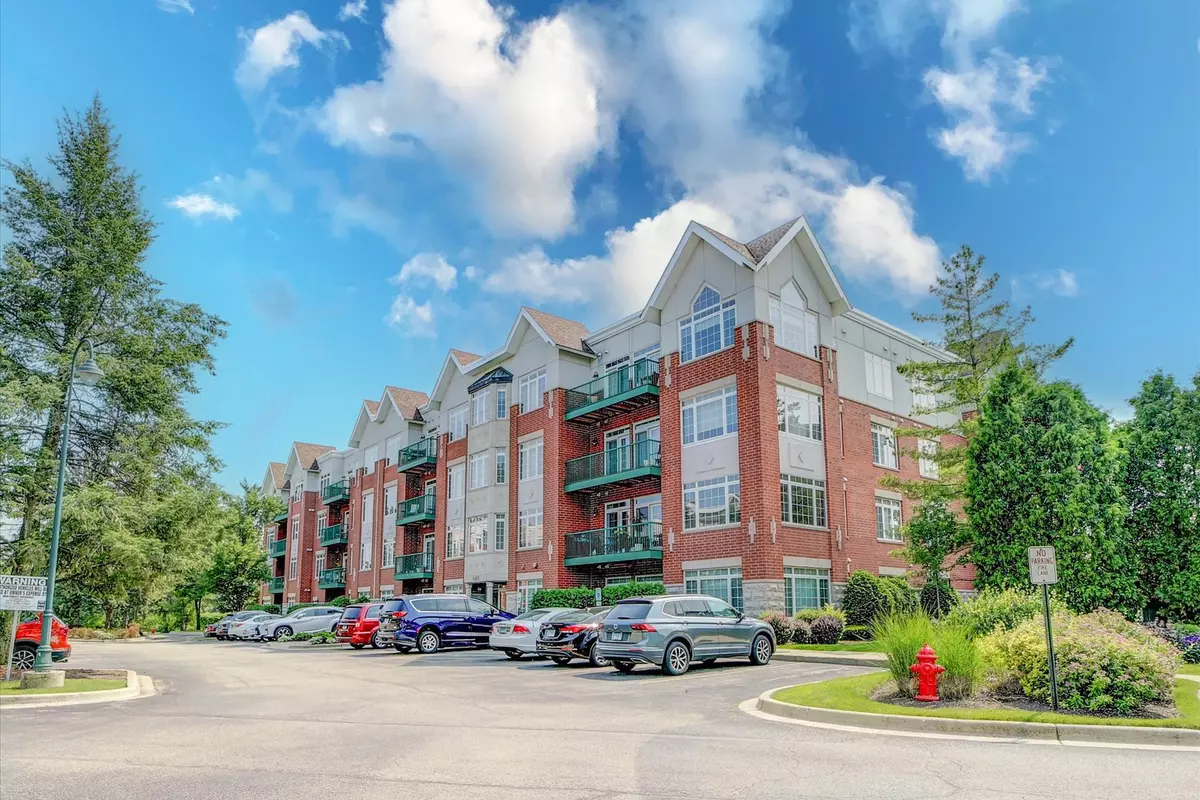Wheeling, IL 60090,640 Mchenry Road #106