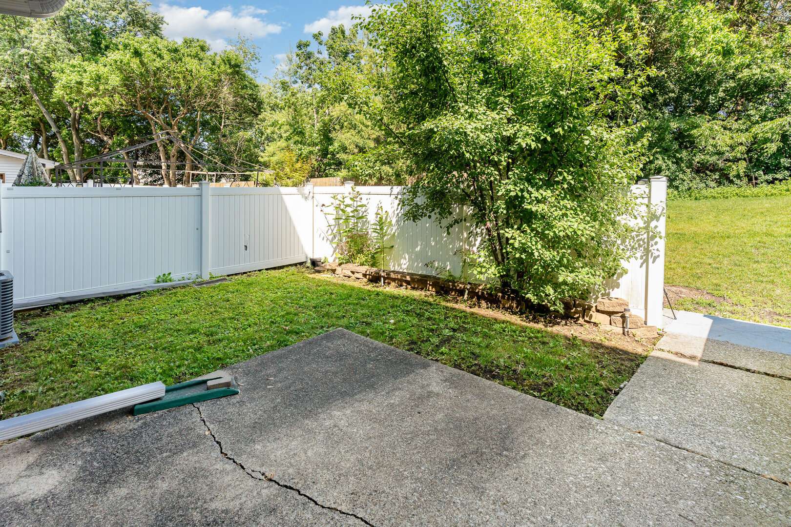 Aurora, IL 60504,392 Park Ridge Lane #B