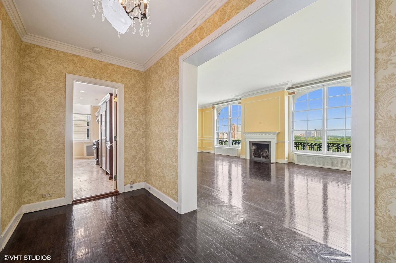 Chicago, IL 60610,1550 N State Parkway #801