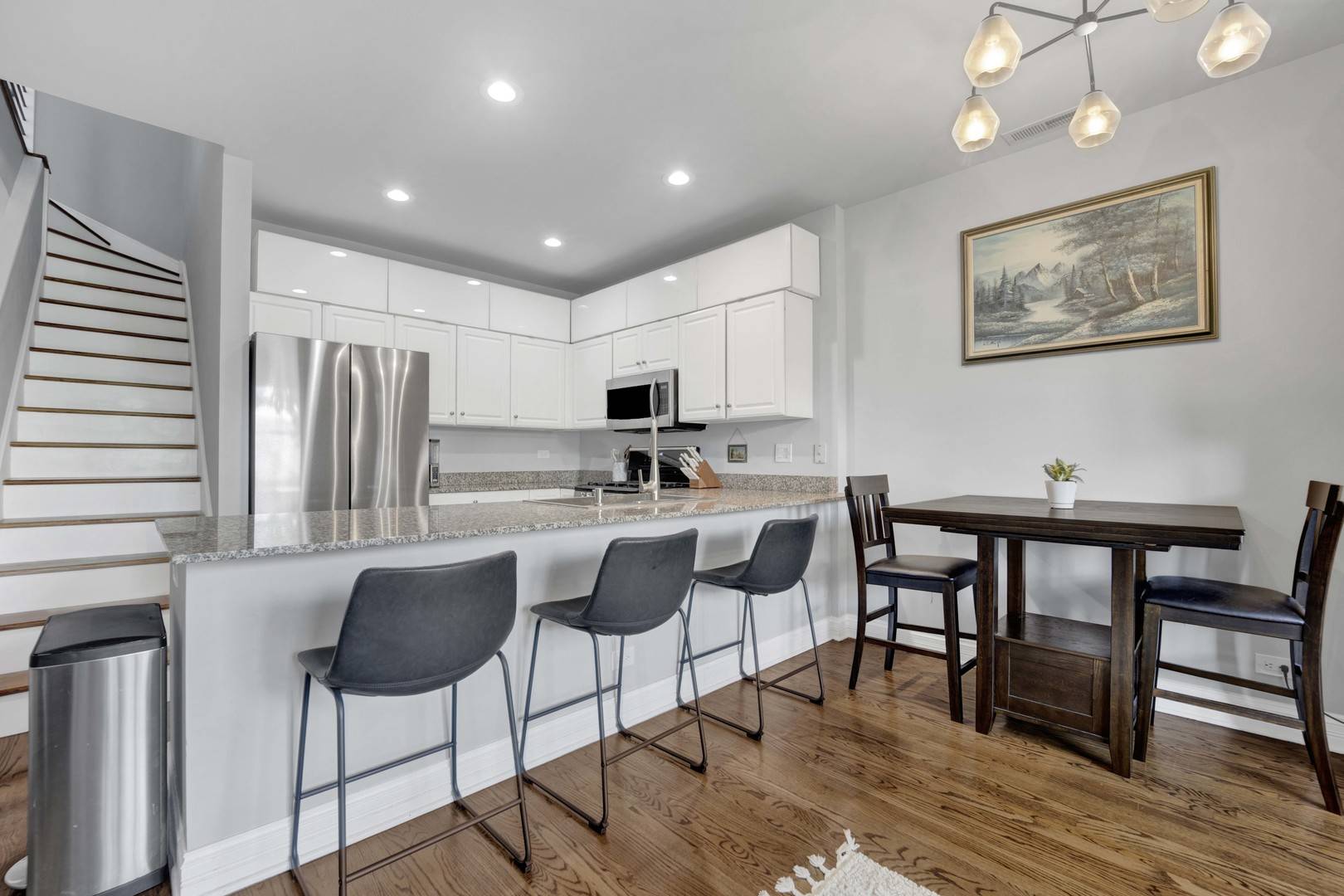 Chicago, IL 60657,2843 N Lincoln Avenue #208