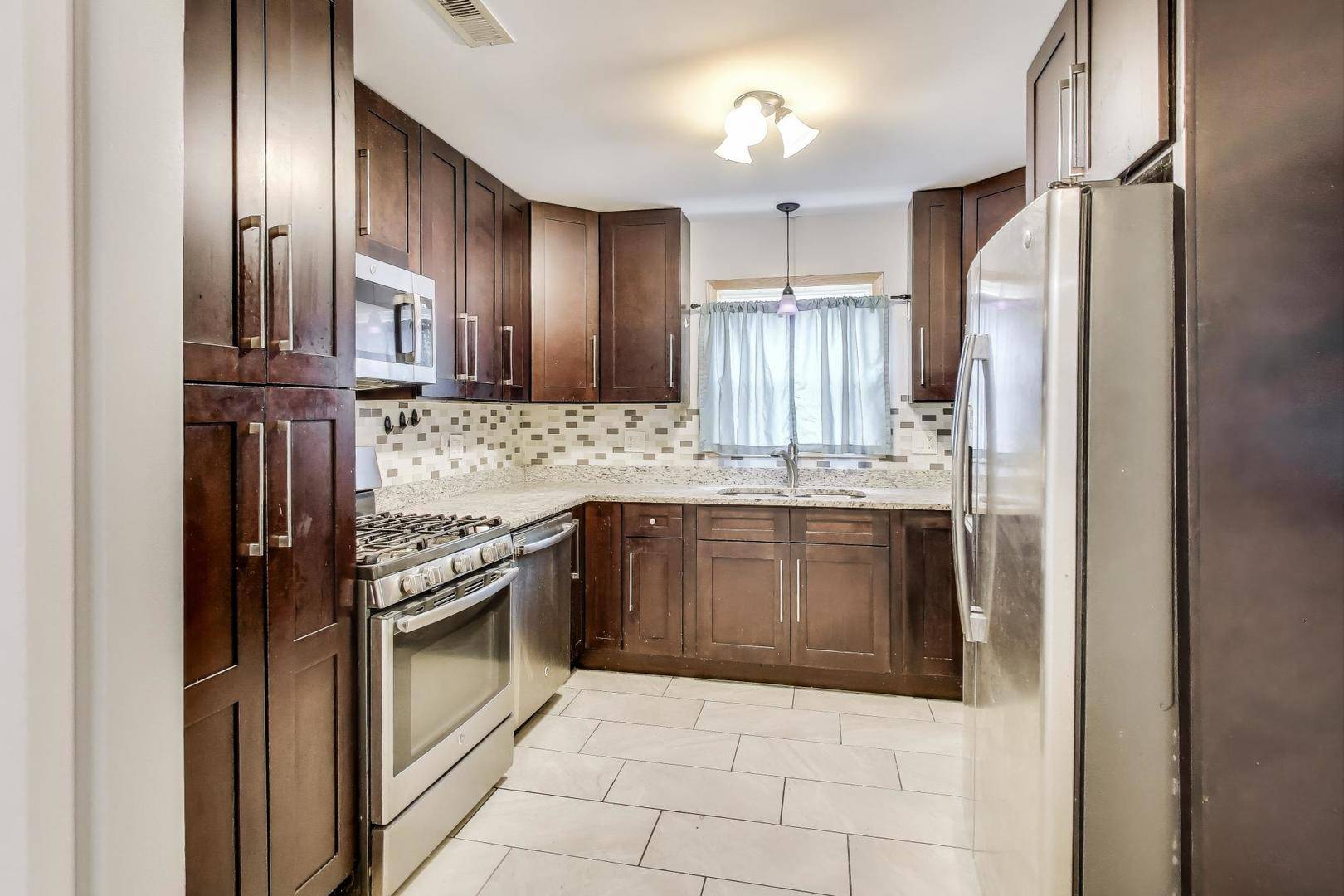 Skokie, IL 60076,4257 Oakton Street #2
