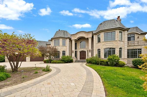2202 MARTIN Lane, Northfield, IL 60093