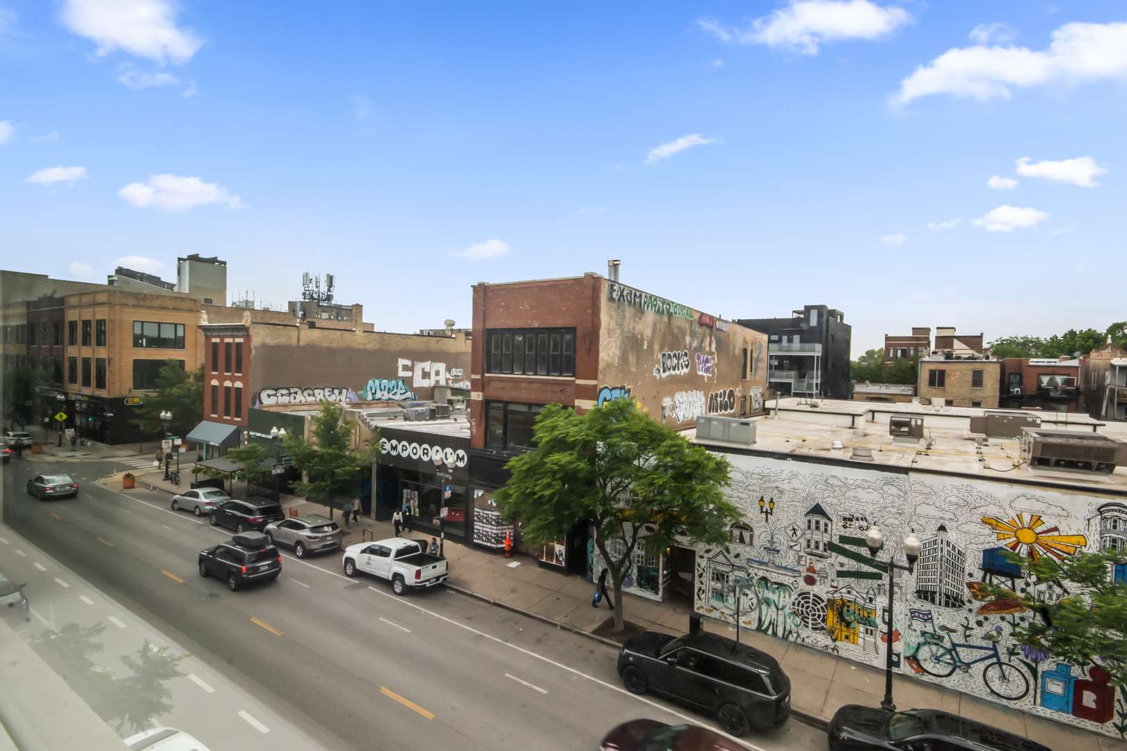 Chicago, IL 60622,1375 N Milwaukee Avenue #3F