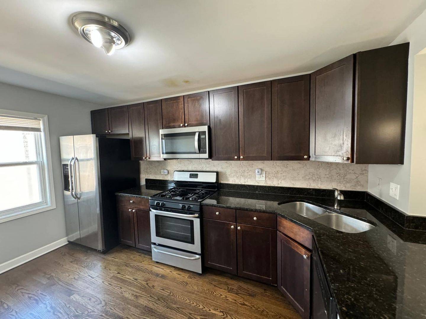Chicago, IL 60645,6433 N Damen Avenue #3E