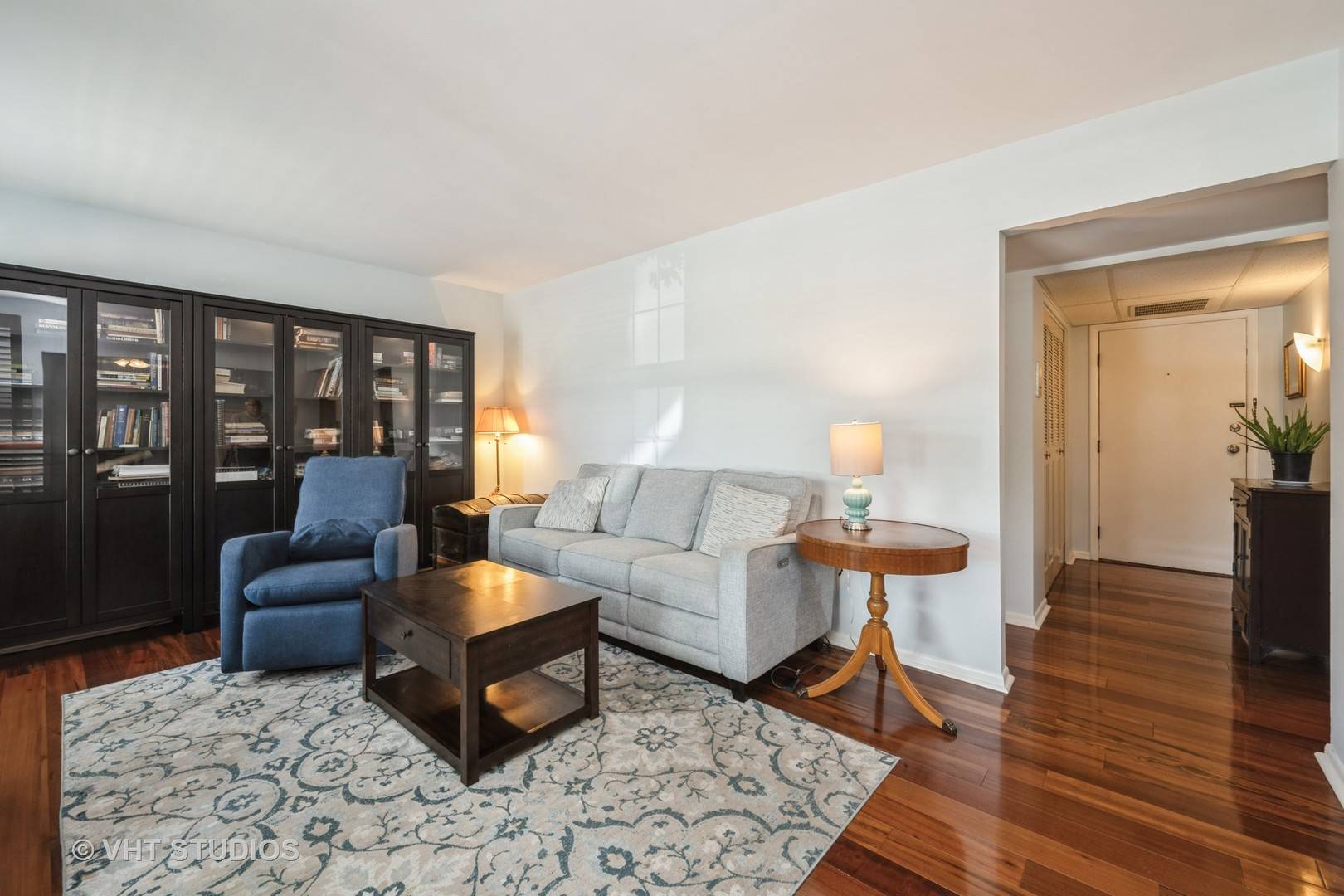 Crystal Lake, IL 60014,521 Coventry Lane #3