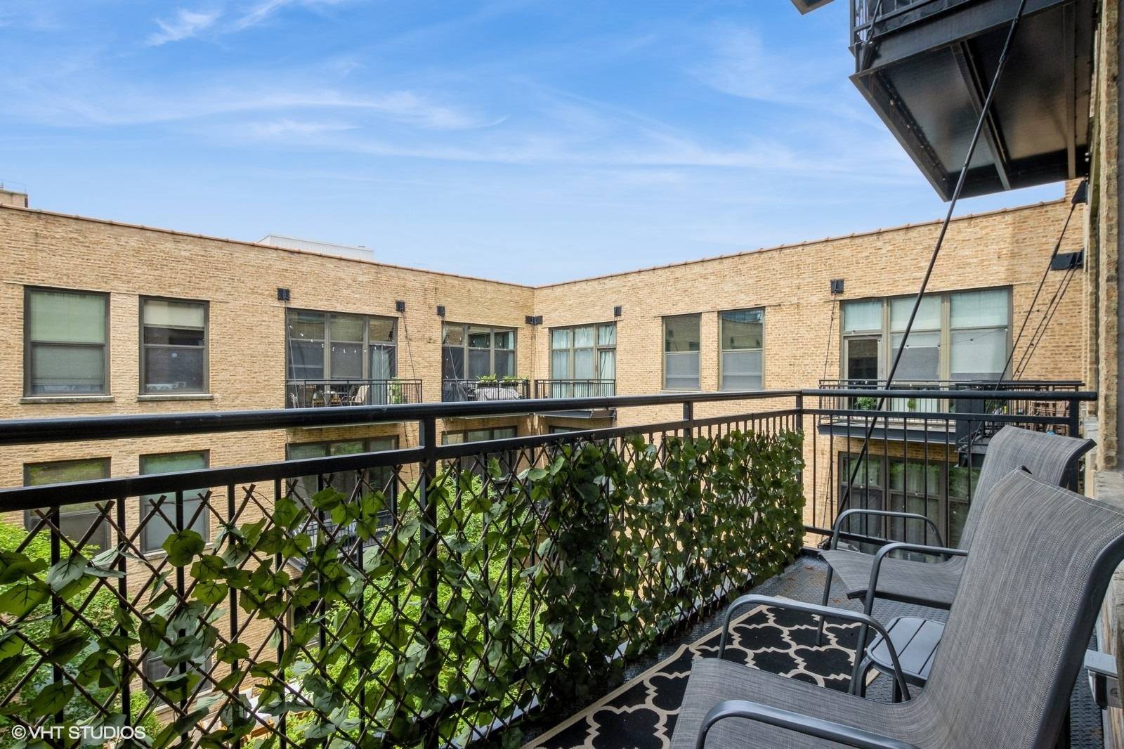Chicago, IL 60607,1040 W Adams Street #406