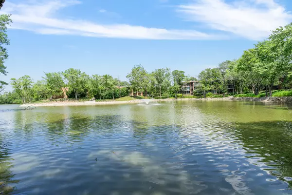 Lisle, IL 60532,6021 Forest View Road #2C