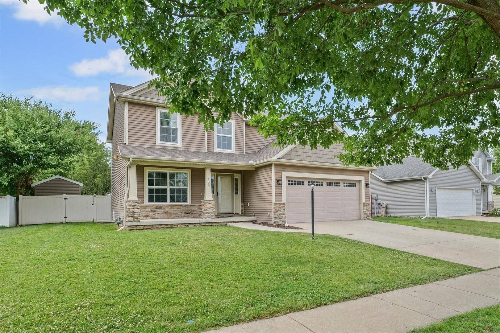 Champaign, IL 61822,733 Sedgegrass Drive