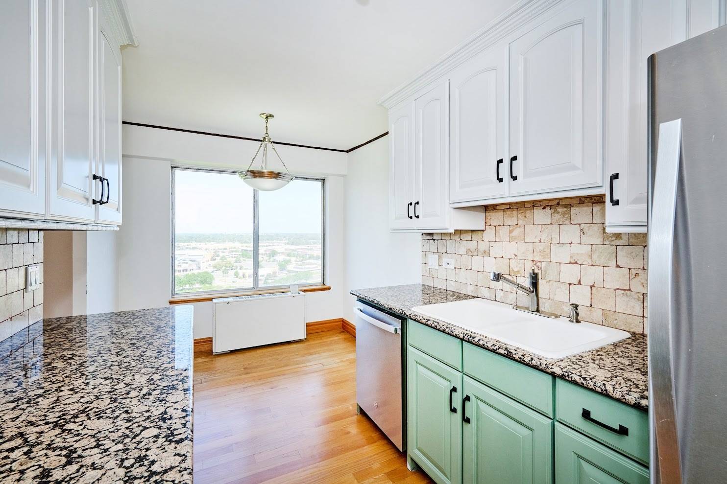 Chicago, IL 60645,7033 N Kedzie Avenue #1706