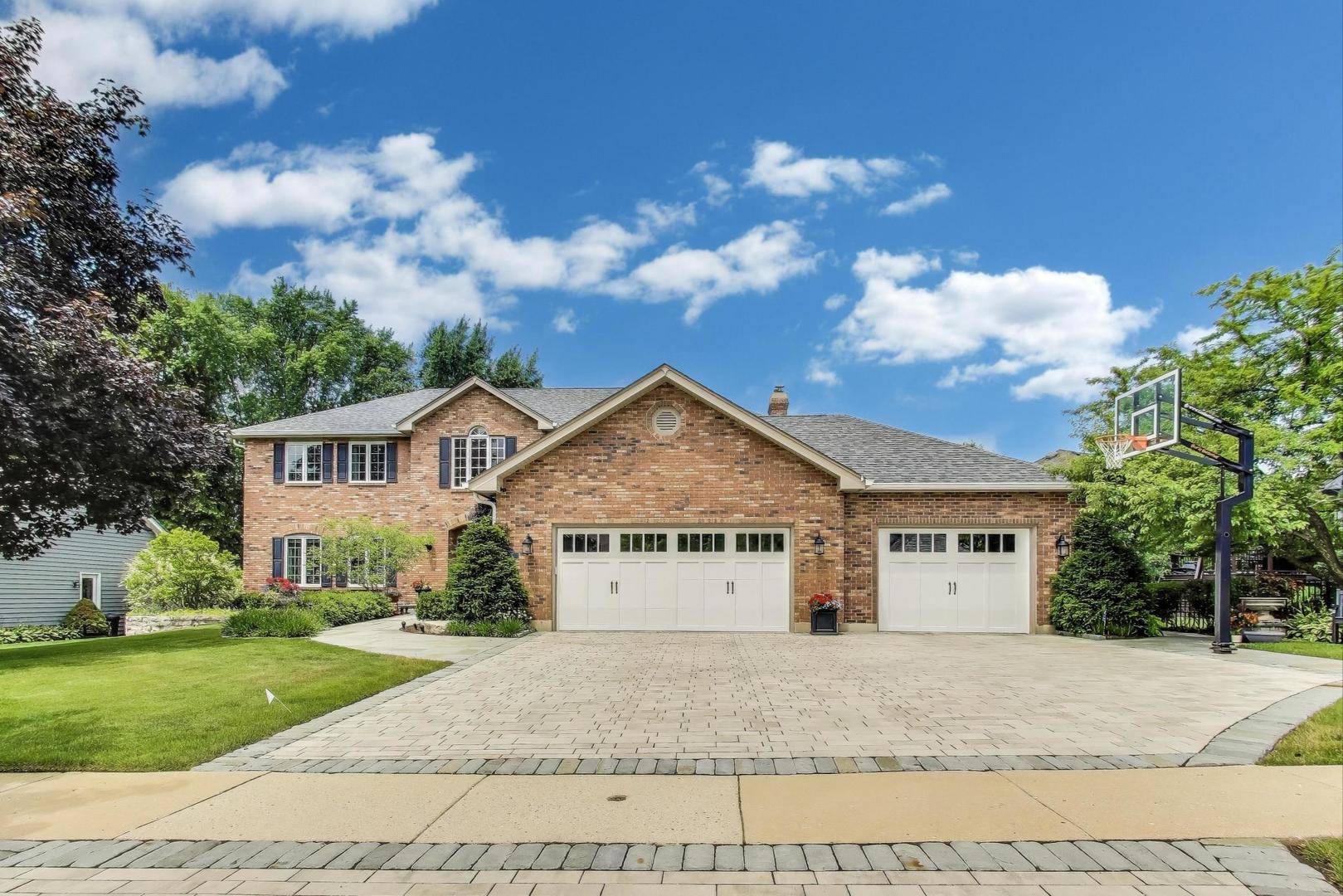 1205 Kristin Drive, Libertyville, IL 60048