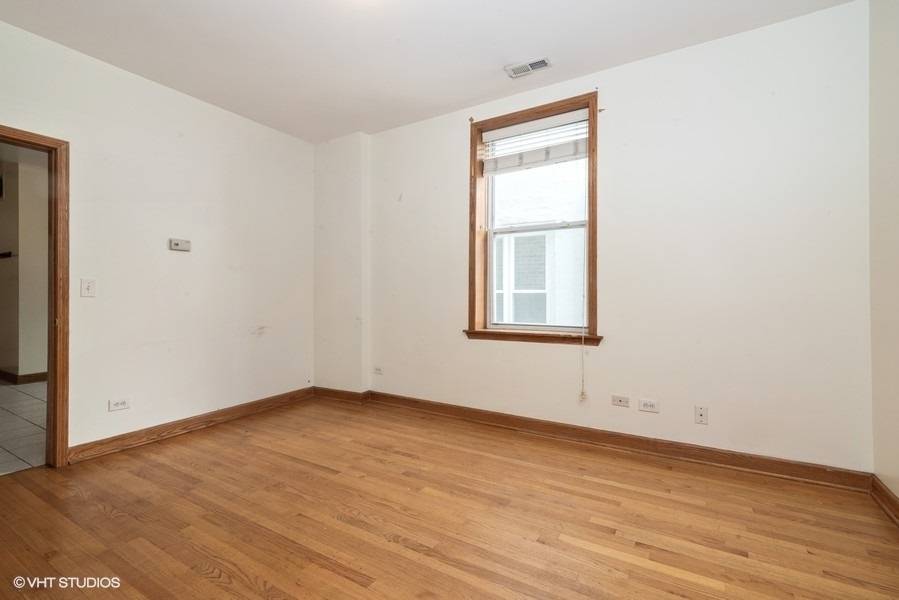 Chicago, IL 60607,819 S Carpenter Street #2R