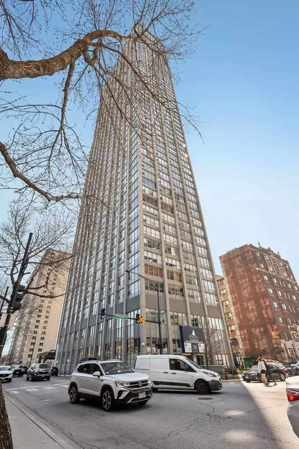 Chicago, IL 60613,655 W Irving Park Road #2805