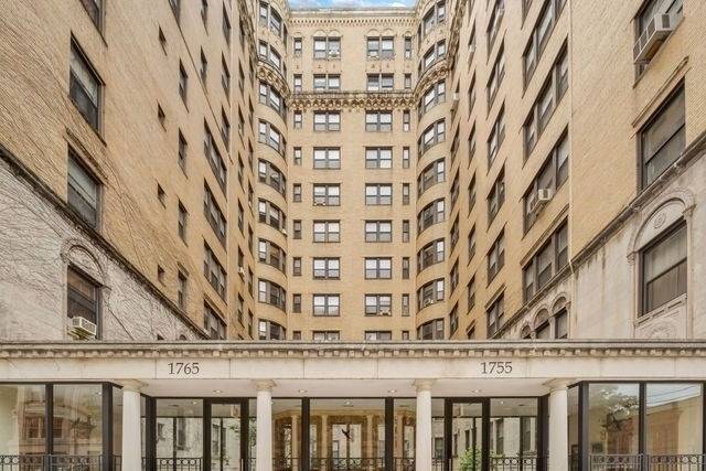 Chicago, IL 60615,1755 E 55th Street #503