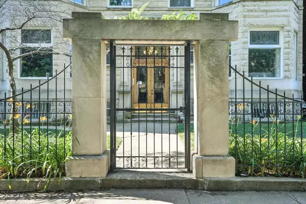 Chicago, IL 60613,1431 W Cuyler Avenue #1S