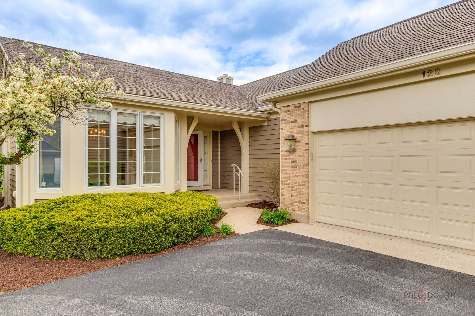 Inverness, IL 60067,122 Kilchurn Lane