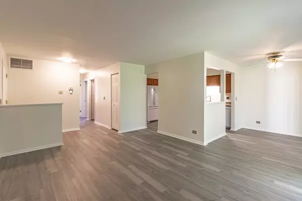 Buffalo Grove, IL 60089,686 HAPSFIELD Lane #686