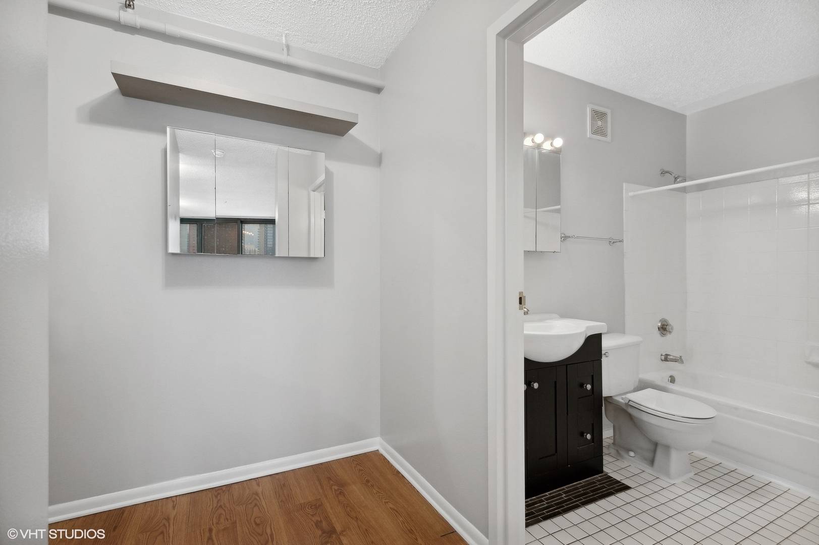 Chicago, IL 60610,111 W MAPLE Street #812