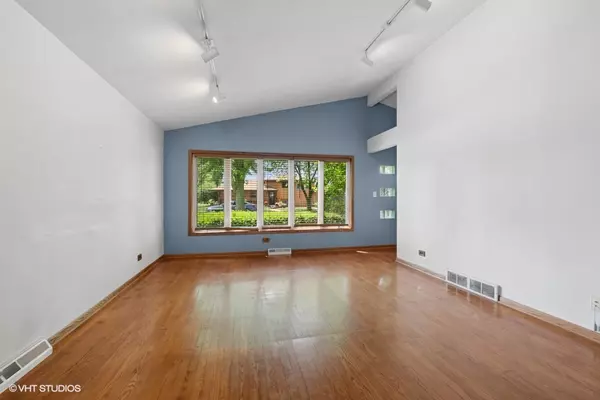 Oak Lawn, IL 60453,5536 W 99th Place