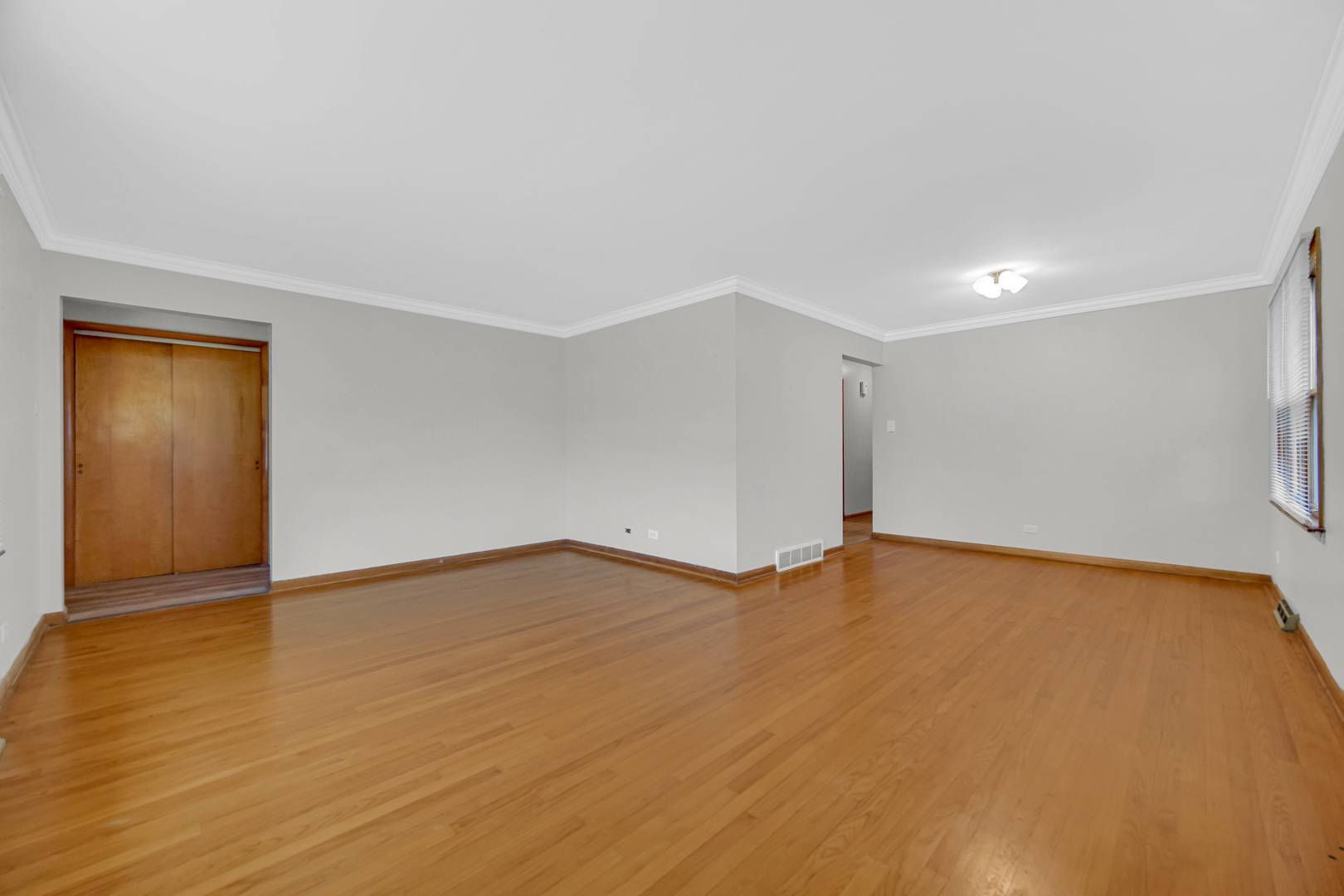 Lansing, IL 60438,2621 Ridge Road