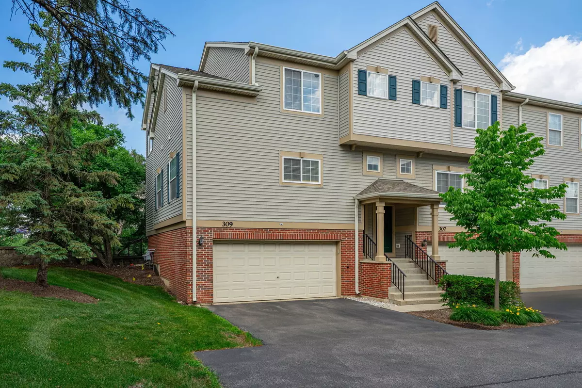 Streamwood, IL 60107,309 Monarch Drive #26S