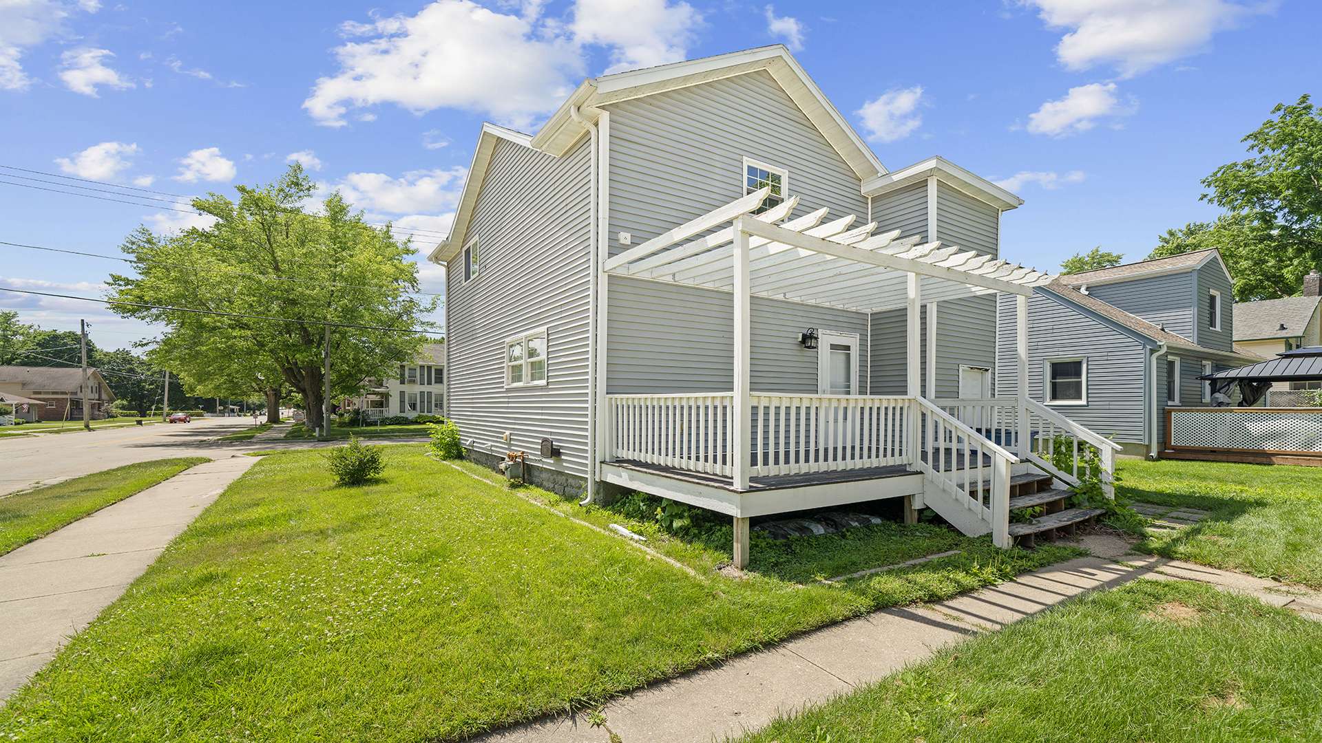 Dixon, IL 61021,502 N Dixon Avenue