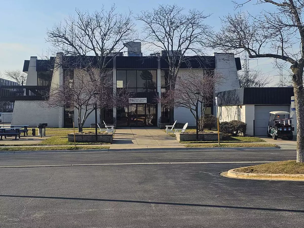 Niles, IL 60714,9078 W Heathwood Drive #1M