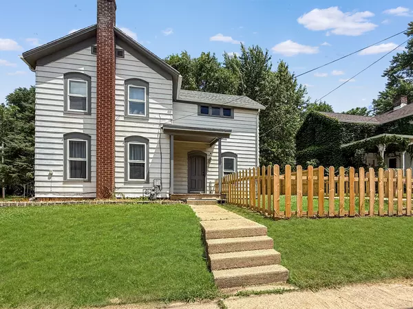 Freeport, IL 61032,821 W Douglas Street