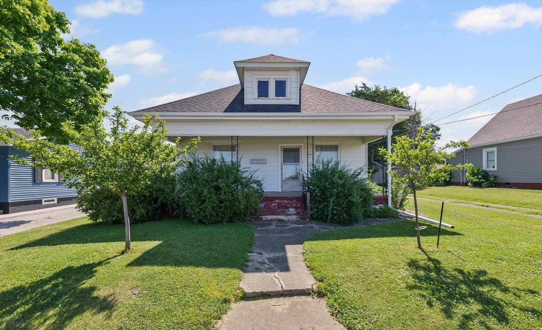 Westville, IL 61883,121 S Walnut Street