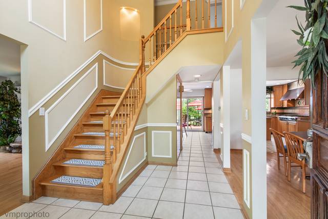 Arlington Heights, IL 60004,1424 E Jonquil Circle