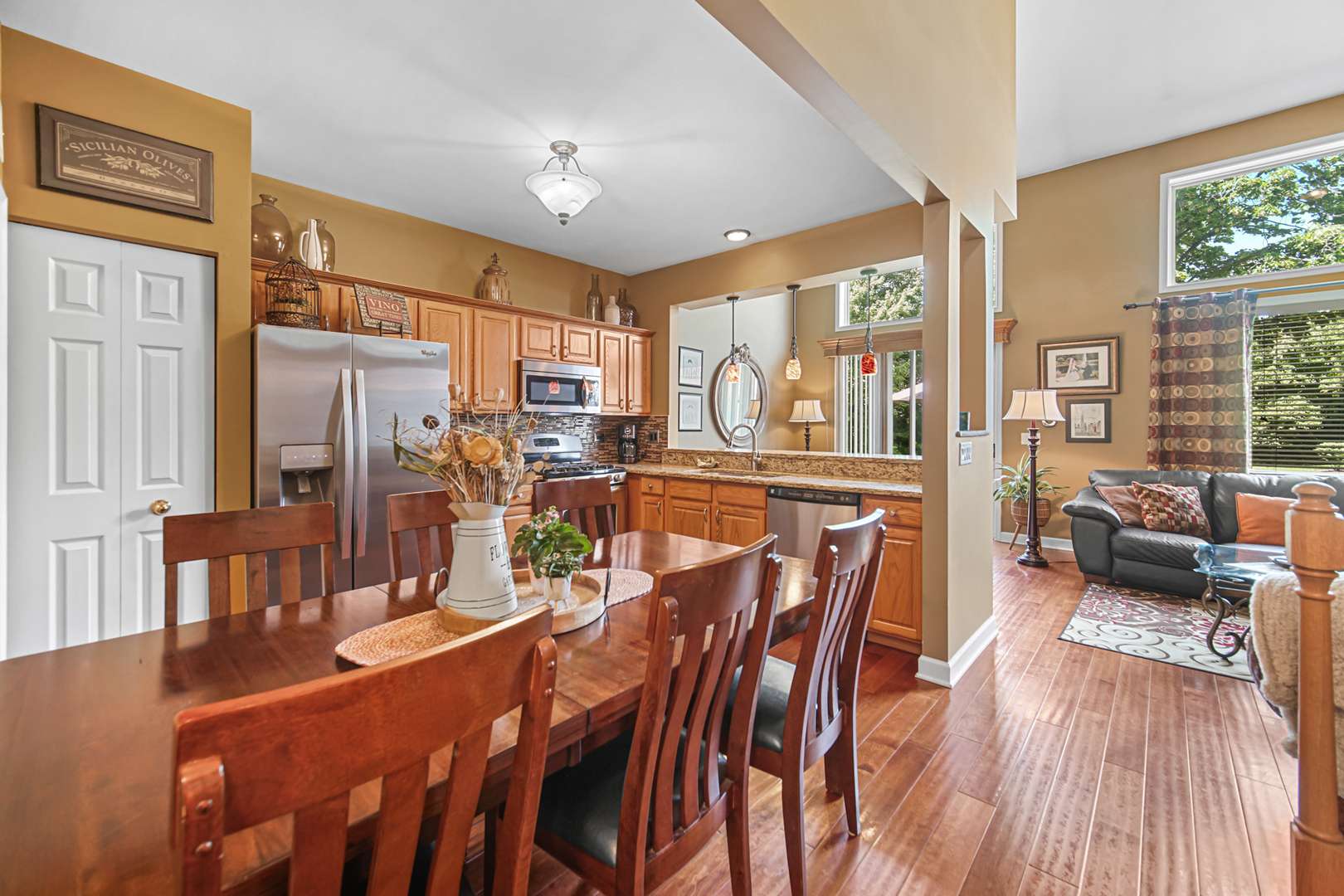 Algonquin, IL 60102,6 Waverly Court